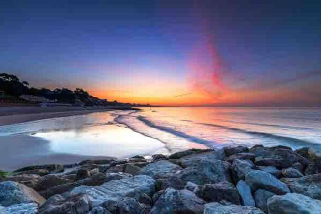 Spacious 4 Bed Rooms, Parking, Garden And Near Parks, Beaches And University Bournemouth Exteriér fotografie
