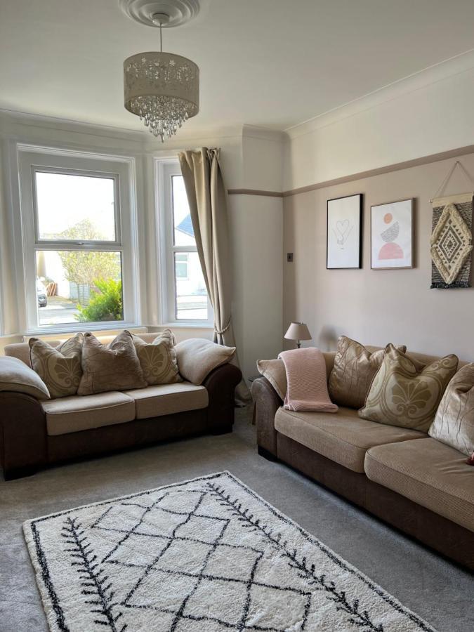 Spacious 4 Bed Rooms, Parking, Garden And Near Parks, Beaches And University Bournemouth Exteriér fotografie